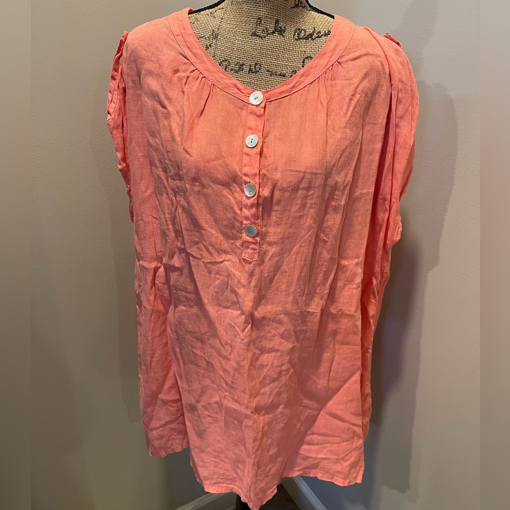 Match Point Coral Button-Front Women’s Linen Tunic